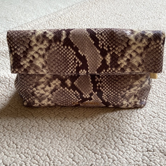 ๐ Michael Kors Snakeskin Leather Convertable Clutch Shoulder Bag NWOT - Picture 5 of 16